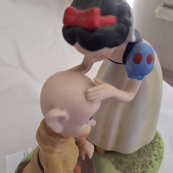 Disney Snow White kissing Dopey Large bisque figurine Excellent - Picture 2 of 6